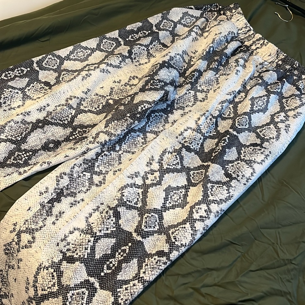 snake pants - Picture 3 of 4